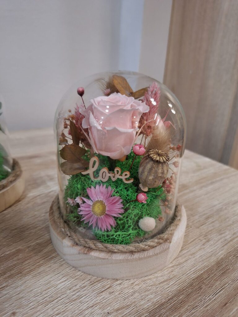 Cúpula con rosa eterna